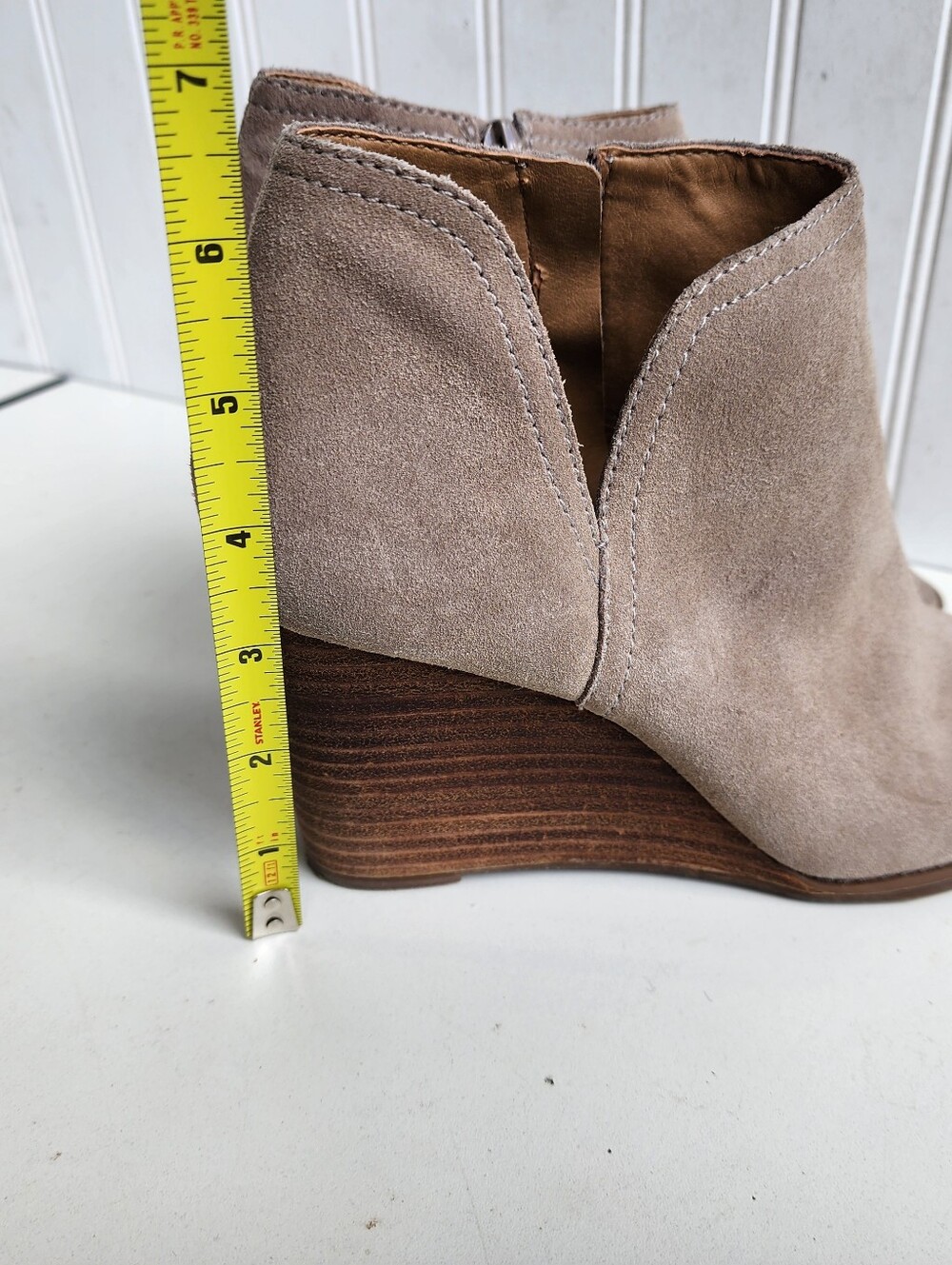Lucky Brand Jezzah Peep Toe Suede Beige Tan Wedge Booties Ankle Boots Size 8 M - Picture 4 of 11